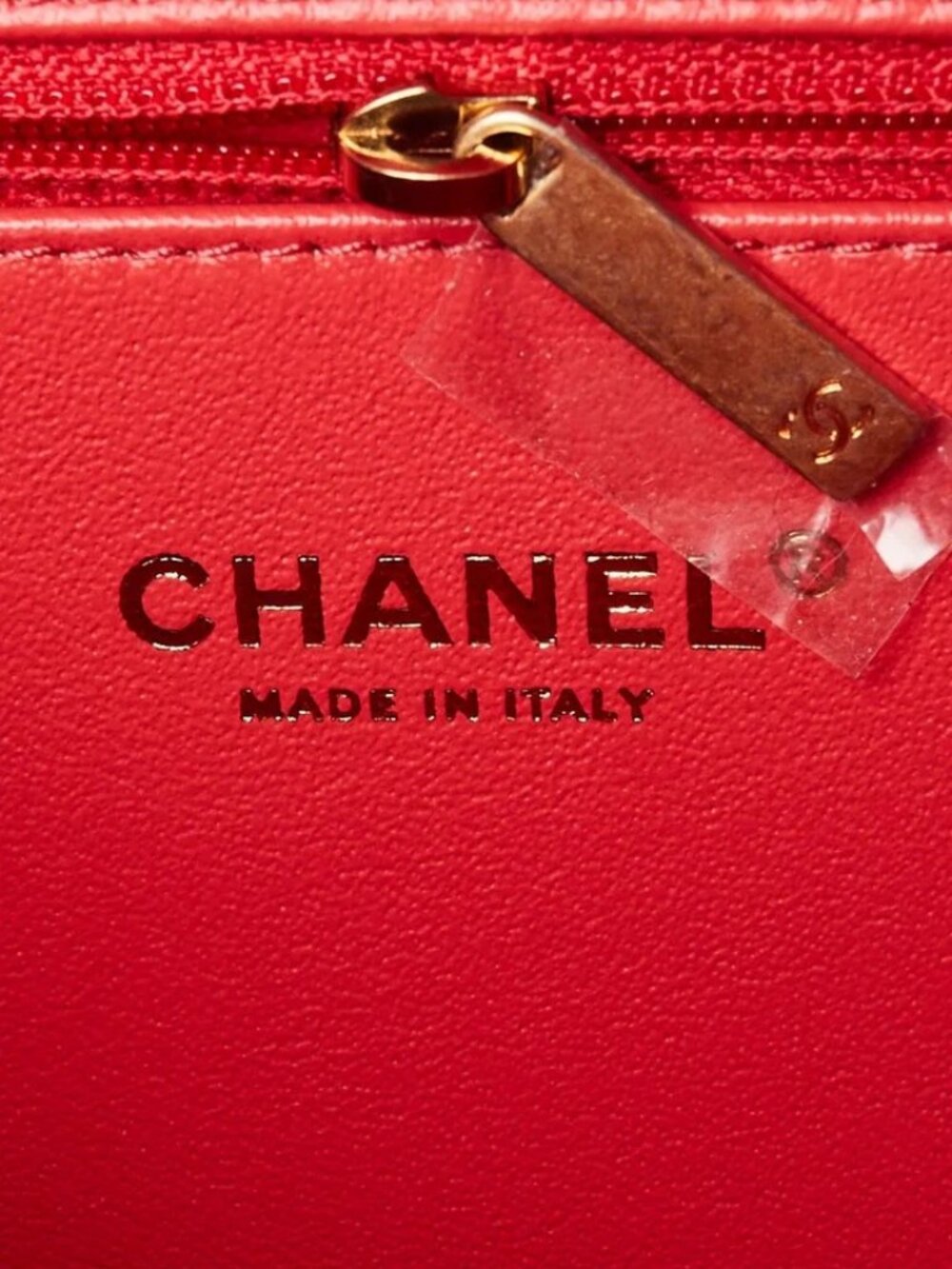 Chanel Red Quilted Caviar Leather Filigree Vanity Case Bag - Picture 11 of 12